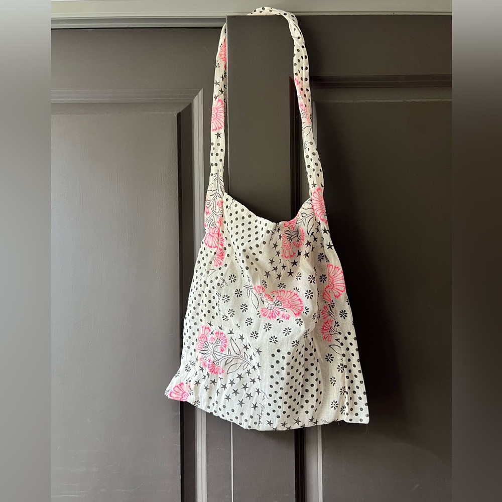 FREE ✨ Free People tote bag with any purchase - only one available!